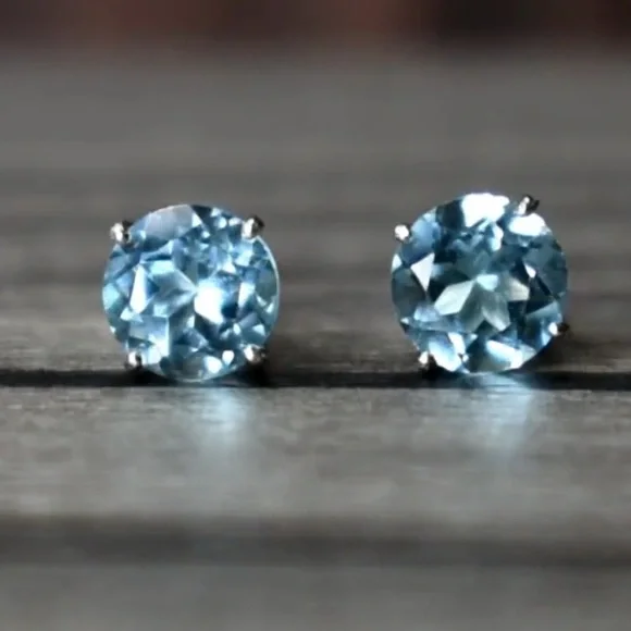 Aquamarine CZ 18k white gold plated stud earrings. New. - Picture 9 of 15